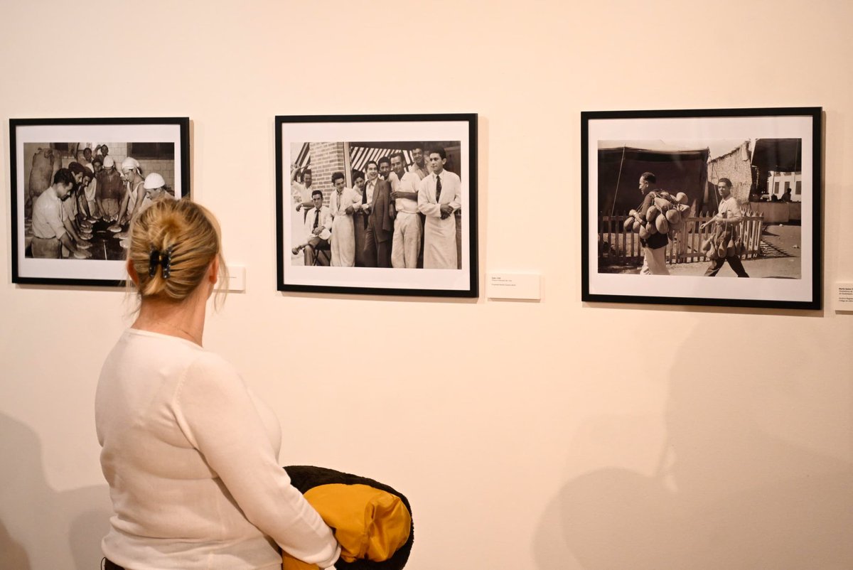 COMERCIO |
▶️ La alcaldesa <a href="/JudithPiquet/">Judith Piquet</a> elogia al comercio de proximidad por su labor indispensable “para dar identidad, tejer relaciones y crear memoria” en Alcalá de Henares

👥 Piquet inauguró la exposición fotográfica ‘Comercio y territorio’ en Santa María la Rica y presidió