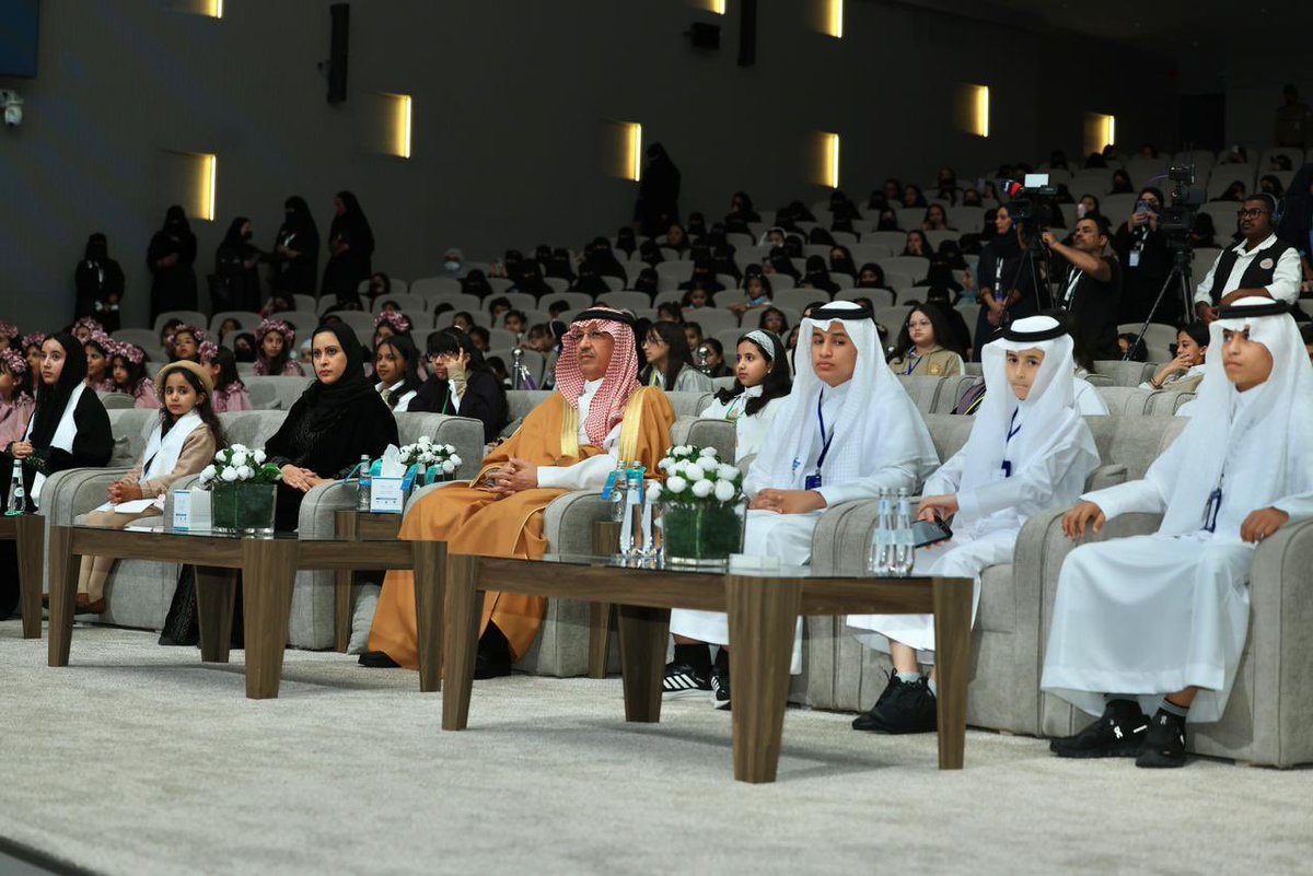 moe_gov_sa's tweet image. #وزير_التعليم يرعى احتفالية الوزارة بـ #اليوم_العالمي_للطفل.
moe.gov.sa/ar/mediacenter…