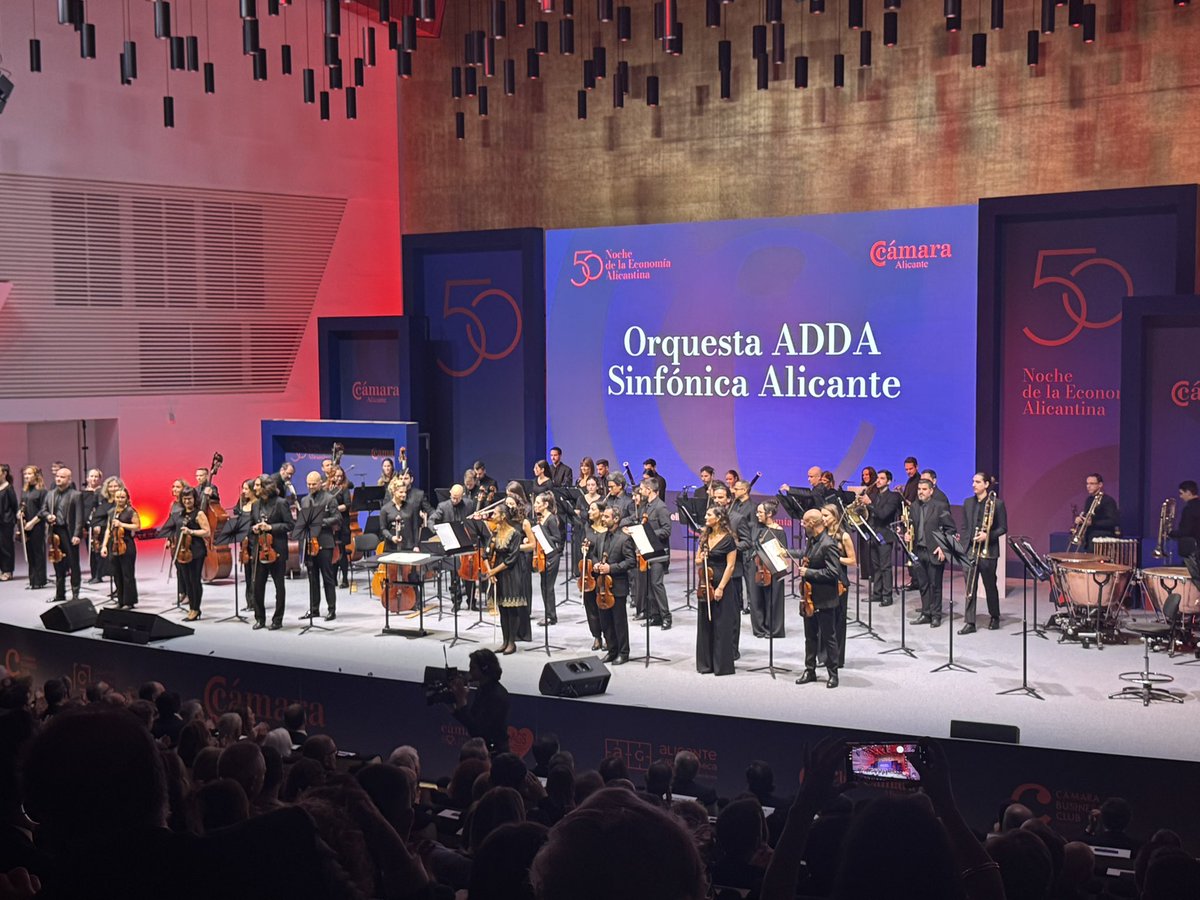 Un honor asistir a la 50ª Noche de la Economía Alicantina de <a href="/CamaraAlicante/">Cámara Alicante</a>. El talento y la fuerza de nuestras empresas y emprendedores impulsan el crecimiento de la provincia.

Enhorabuena a las empresas premiadas: <a href="/BORRELL/">JOSÉ BORRELL S.A.</a>, CDV, Suchiar,  <a href="/Avincis_SA/">Avincis</a>, Bardosa y Aiscan, así