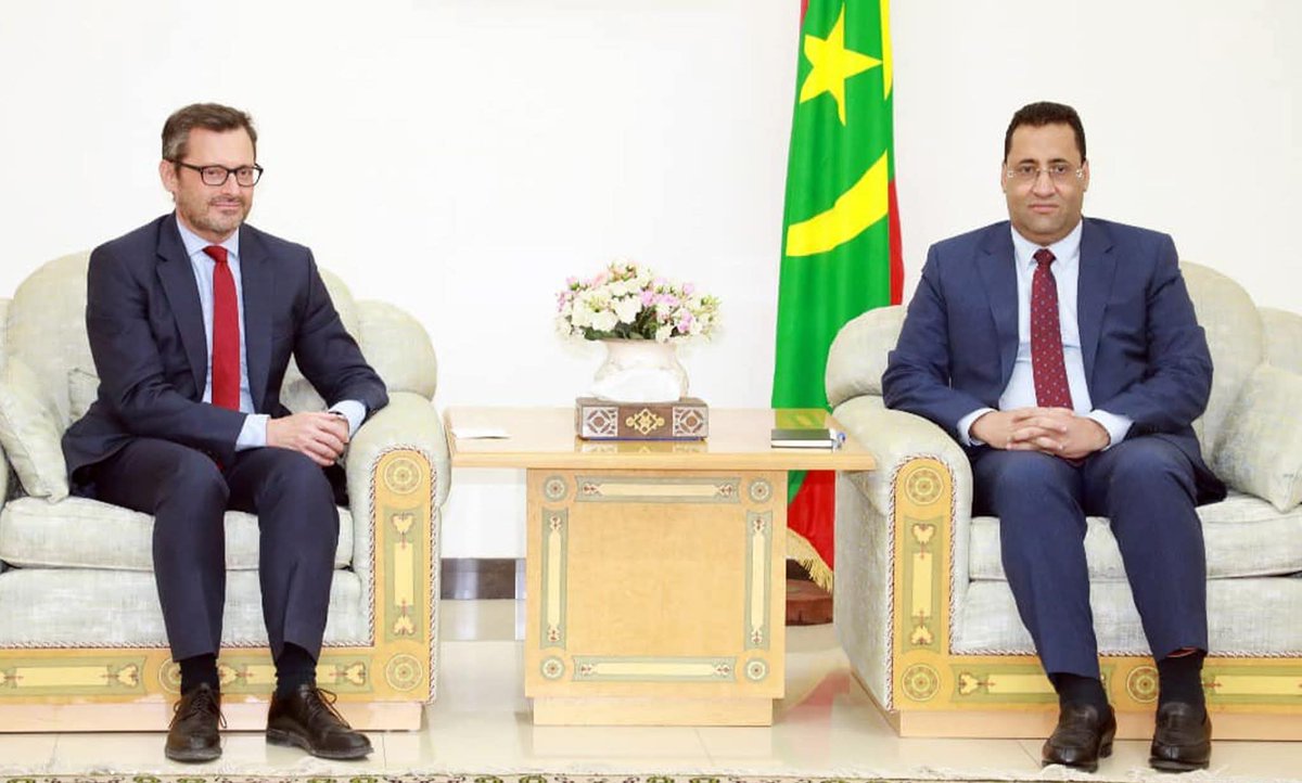 الوزير الأول المختار ولد اجاي بحث مع السفير الفرنسي إيمانويل بسنيى سبل تعزيز التعاون بين موريتانيا وفرنسا.
#موريتانيا #فرنسا #تعاون