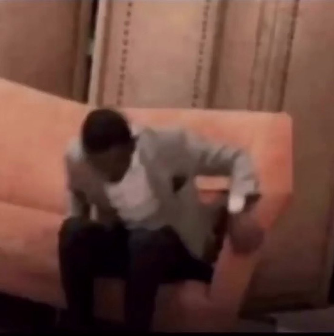 akokc_davido's tweet image. mate: bebia wobesi biaa wobɛ tua kasoa fare 

me: