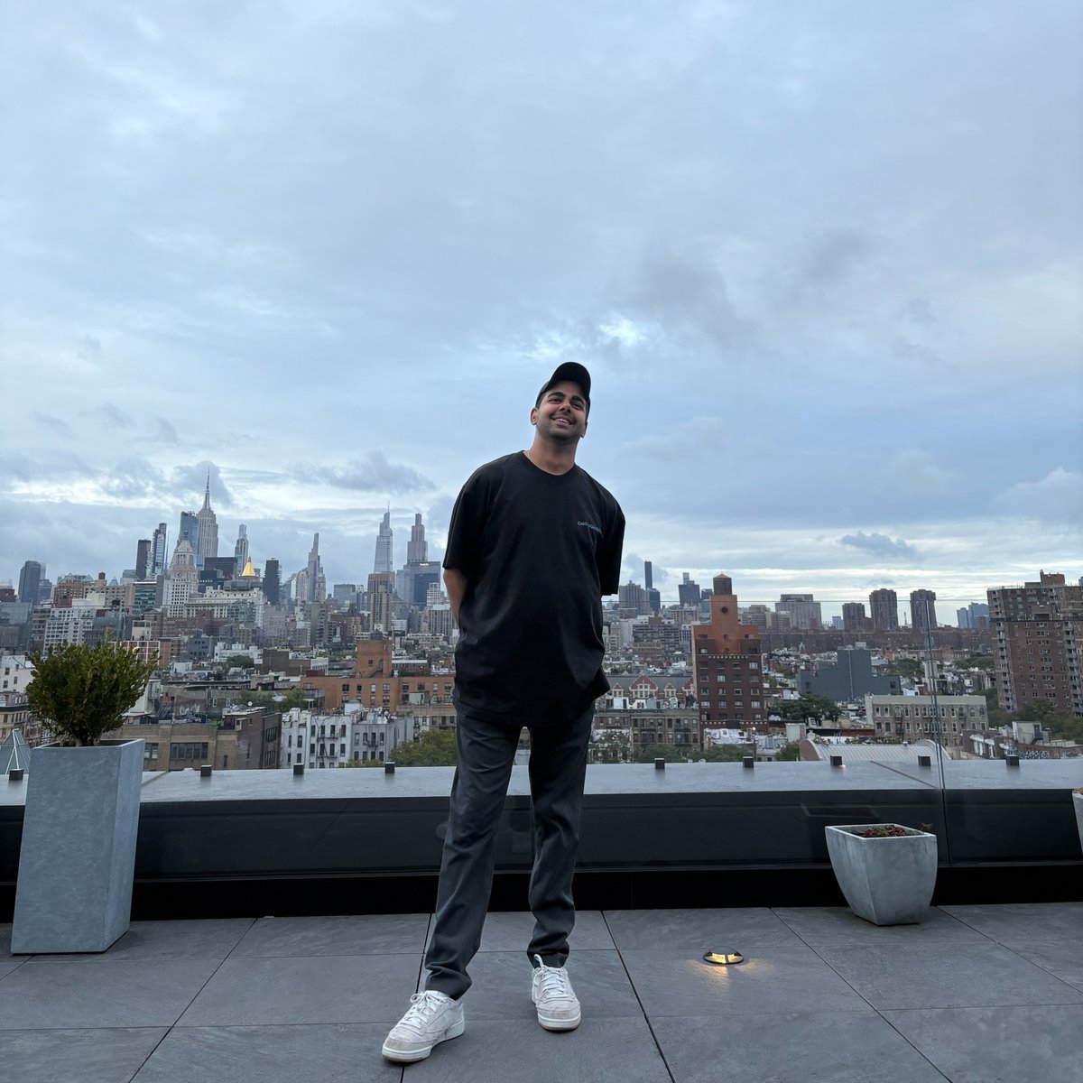 itsbohere's tweet image. today is the last day of my @incubator experience.

after almost 3 months, i&apos;ve got a lot to share about my time in the program as part of cohort 3 and on behalf of @xitadel_fi.

spoiler alert: i recommend every early stage builder on solana to apply.

growing up in sweden,…