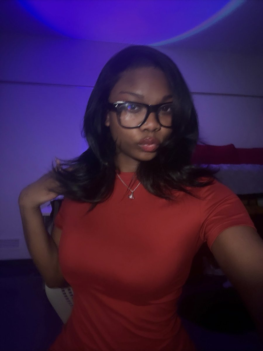 vqmits's tweet image. all red💋