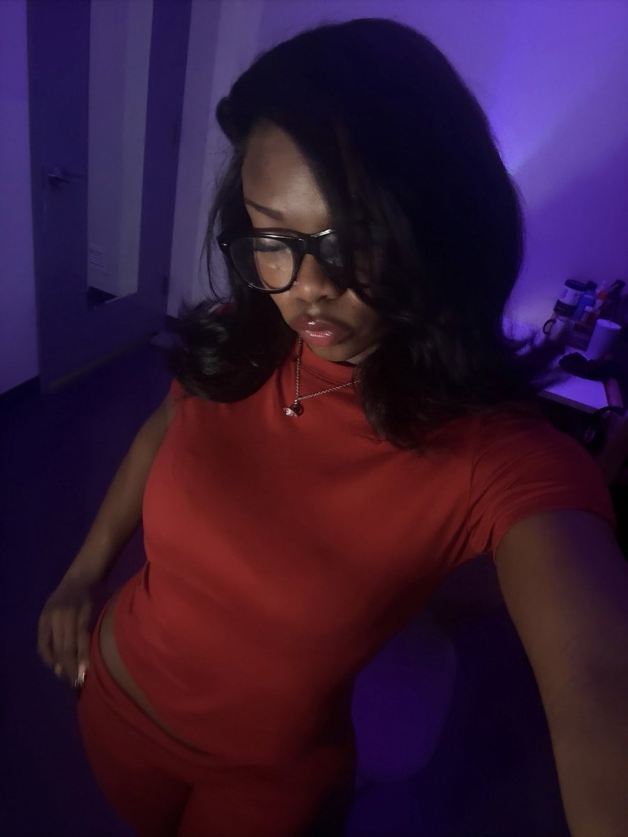 vqmits's tweet image. all red💋