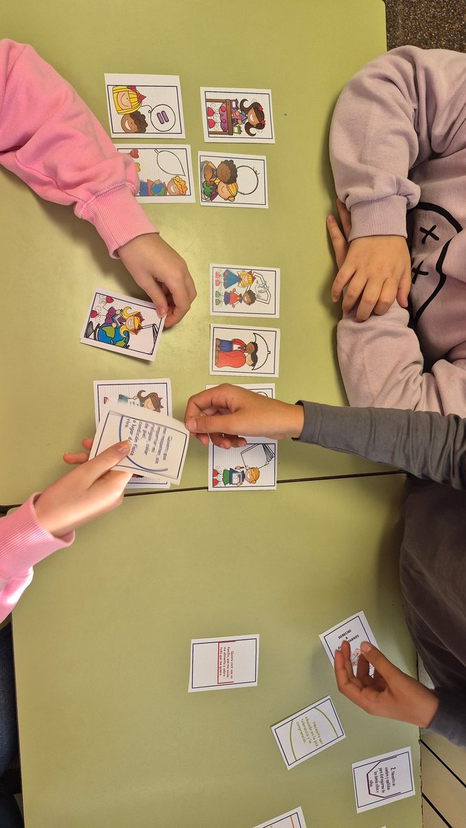 Hoy hemos celebrado el Día de los derechos de la Infancia. En nuestro centro llevamos una semana abordando los derechos y responsabilidades de los niños y niñas. <a href="/educacyl/">Educación JCyL</a> <a href="/UNICEFCyL/">UNICEFComitéCYL</a>  <a href="/UNICEFEducation/">UNICEF Education</a> <a href="/cabezondepisu/">Cabezón de Pisuerga</a> <a href="/cfievalladolid/">CFIE VALLADOLID</a>