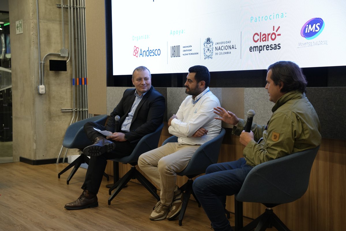 Andesco1's tweet image. Finalizamos la jornada académica del 3.° Seminario de las TIC de Andesco con el pánel &quot;Lecciones aprendidas en la primera línea de la transformación&quot;

“Hay que tener mucha paciencia para hacer estos procesos de transformación digital en nuestras empresas, pero hay que hacerlo. Es…