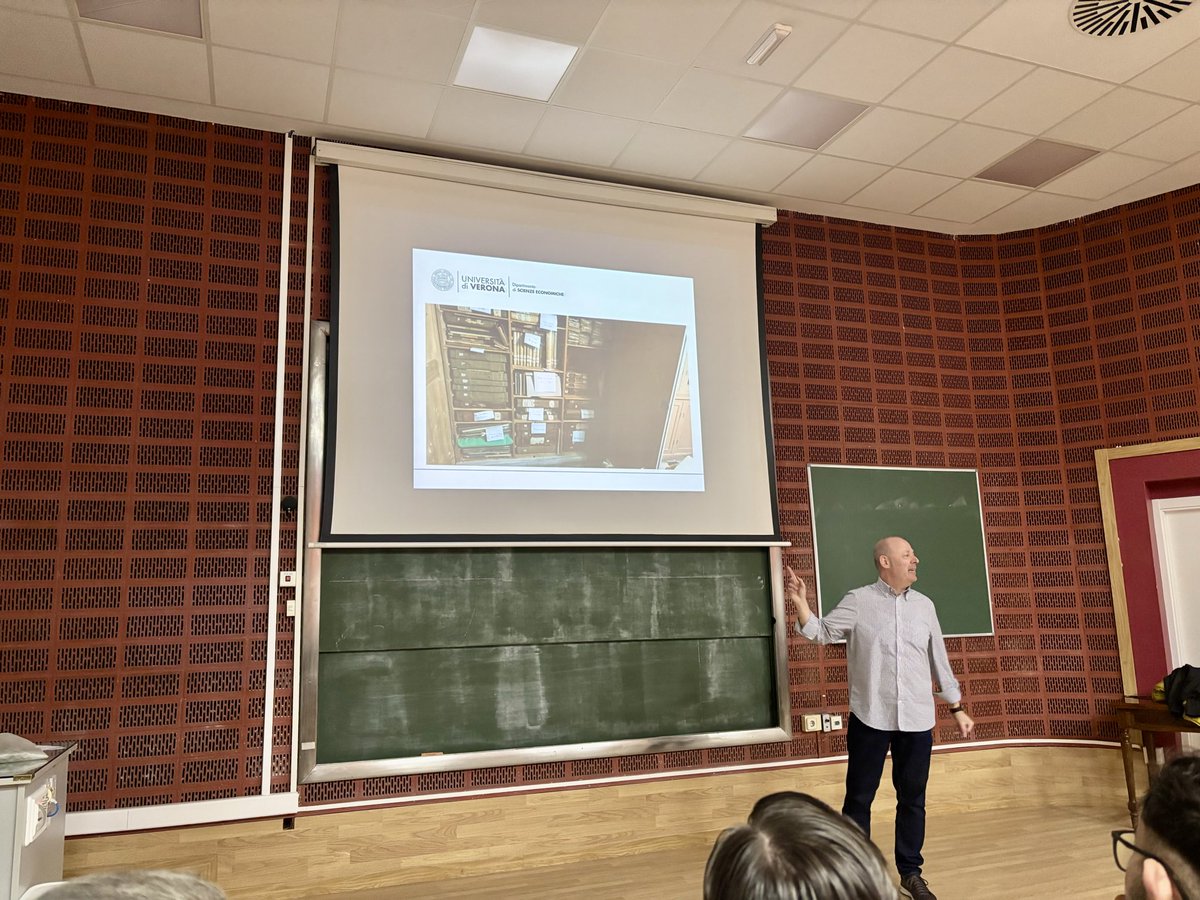 WinLose_UV's tweet image. Hoy hemos invitado, junto a nuestros amigos de CiSEM, a Claudio Marsilio para que nos hablara de “El largo camino de la plata española en el largo siglo XVII” 🪙💰💸👀