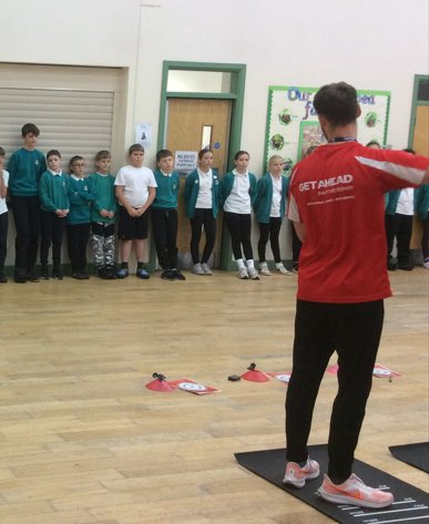 Lakeside_school's tweet photo. @letsgetahead provided our KS2 children with a ‘Bullseye’ experience today. Great hand-eye co-ordination playing darts today. #180 #nicearrows #darts @OfficialPDC @GetSet4Ed https://t.co/6nmdvdIOXg