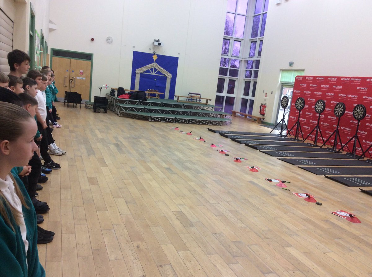 Lakeside_school's tweet photo. @letsgetahead provided our KS2 children with a ‘Bullseye’ experience today. Great hand-eye co-ordination playing darts today. #180 #nicearrows #darts @OfficialPDC @GetSet4Ed https://t.co/6nmdvdIOXg