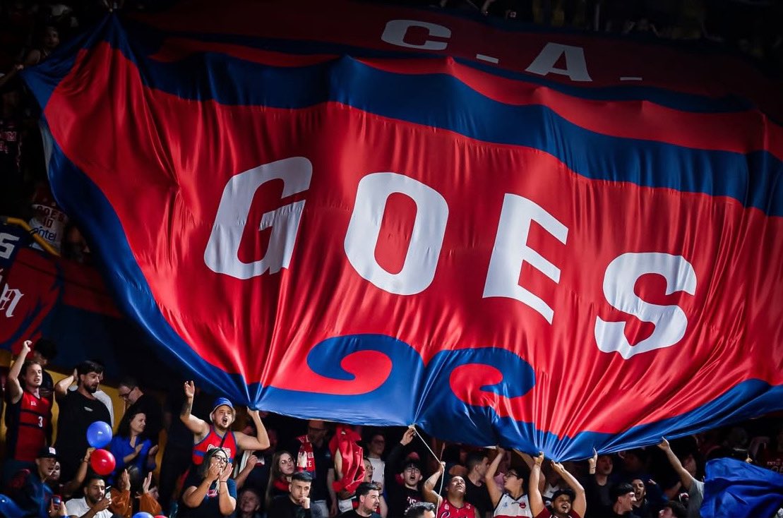 Hinchada es la del GOES.. 
Que le rompe el culo a todas 🎶🎵🔵🔴