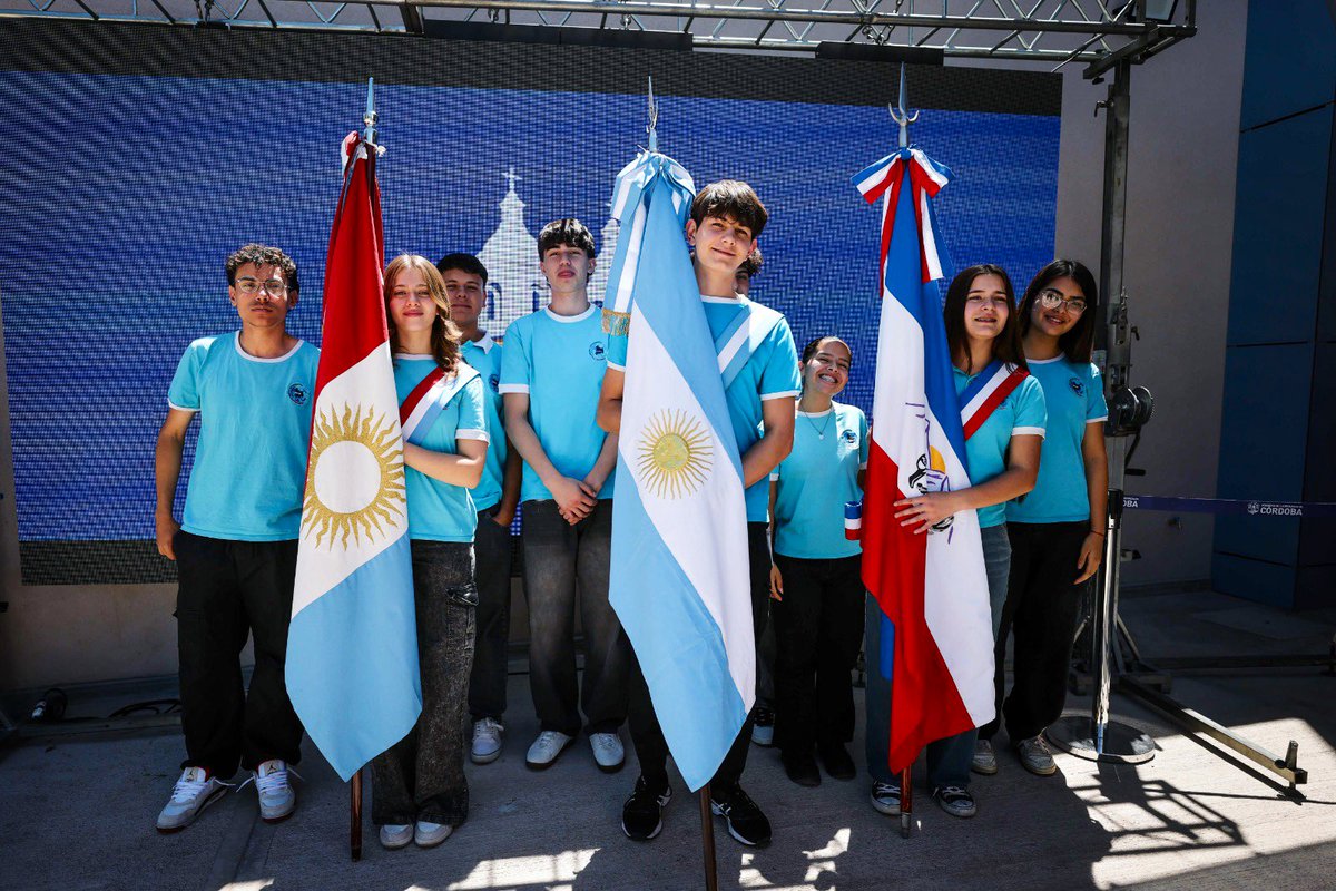 Educación para las nuevas tecnologías en #VillaDolores.

Es una enorme alegría la que compartimos cada vez que inauguramos una nueva escuela #ProA, y más aún cuando esta institución pone el foco en la formación en Tecnologías de la Información y la Comunicación.

En #Córdoba