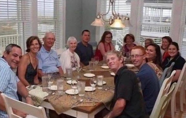 CooliganFields's tweet image. Christmas dinner: 

“There’s Mr. Investor how’s those bitcoins doing,  are you a millionaire yet?”