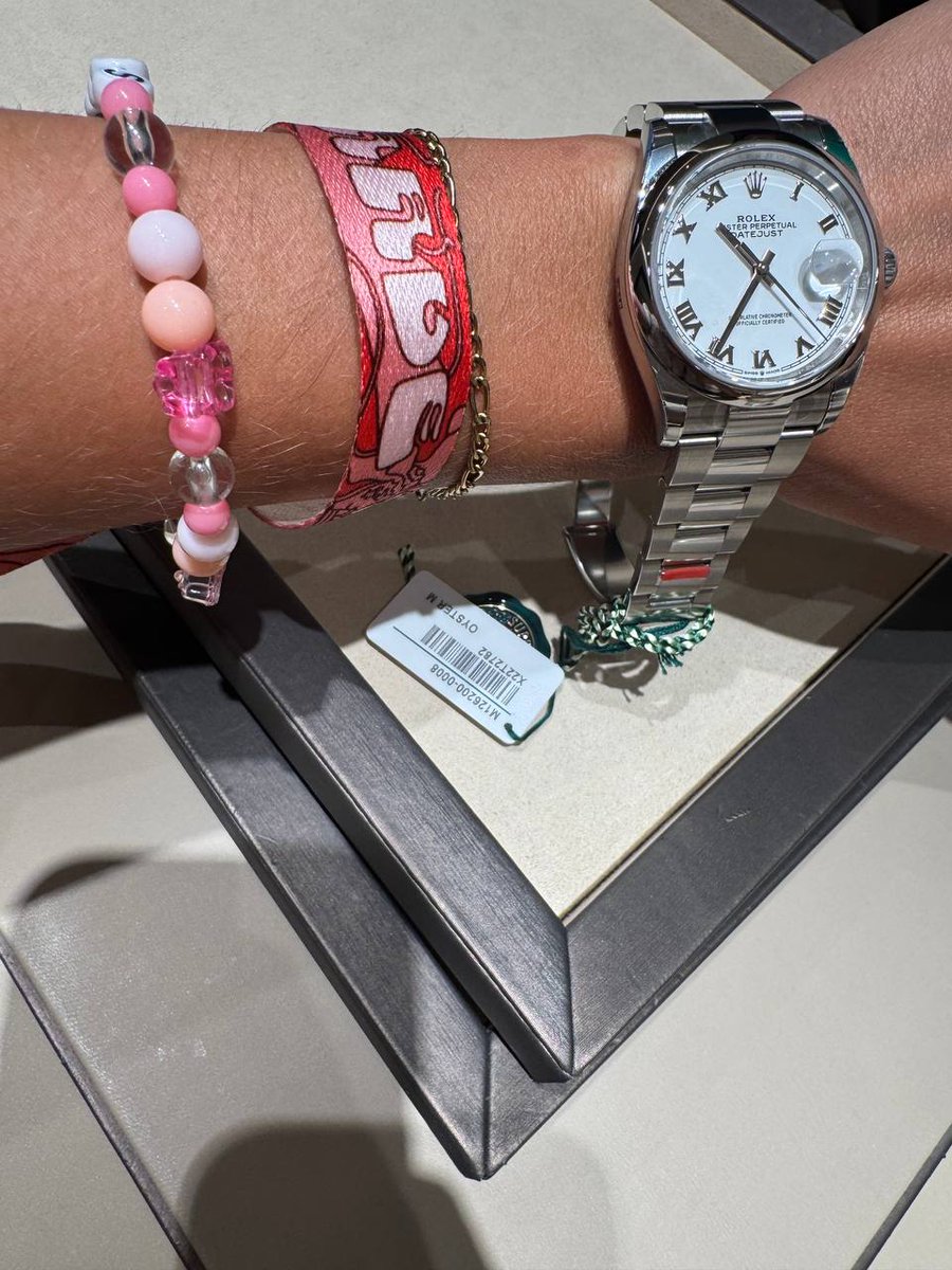 serotonin_hq's tweet image. the grand prize for ba poker night... has arrived

looks good with a @raave bracelet 👻