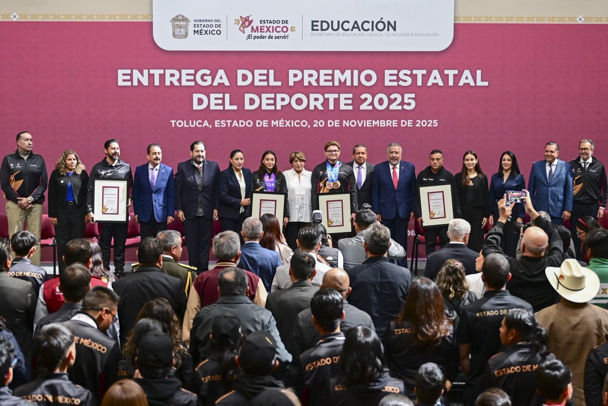 delfinagomeza's tweet image. 🎖️El #EdoMéx reconoce a los destacados atletas Nayeli Mondragón Acevedo y Juan Antonio Ruíz Ascencio; así como a los entrenadores David Adán Hernández Trujillo y Jorge Miranda Herrera con el Premio Estatal del Deporte 2025. Son un ejemplo del poder transformador de la disciplina…