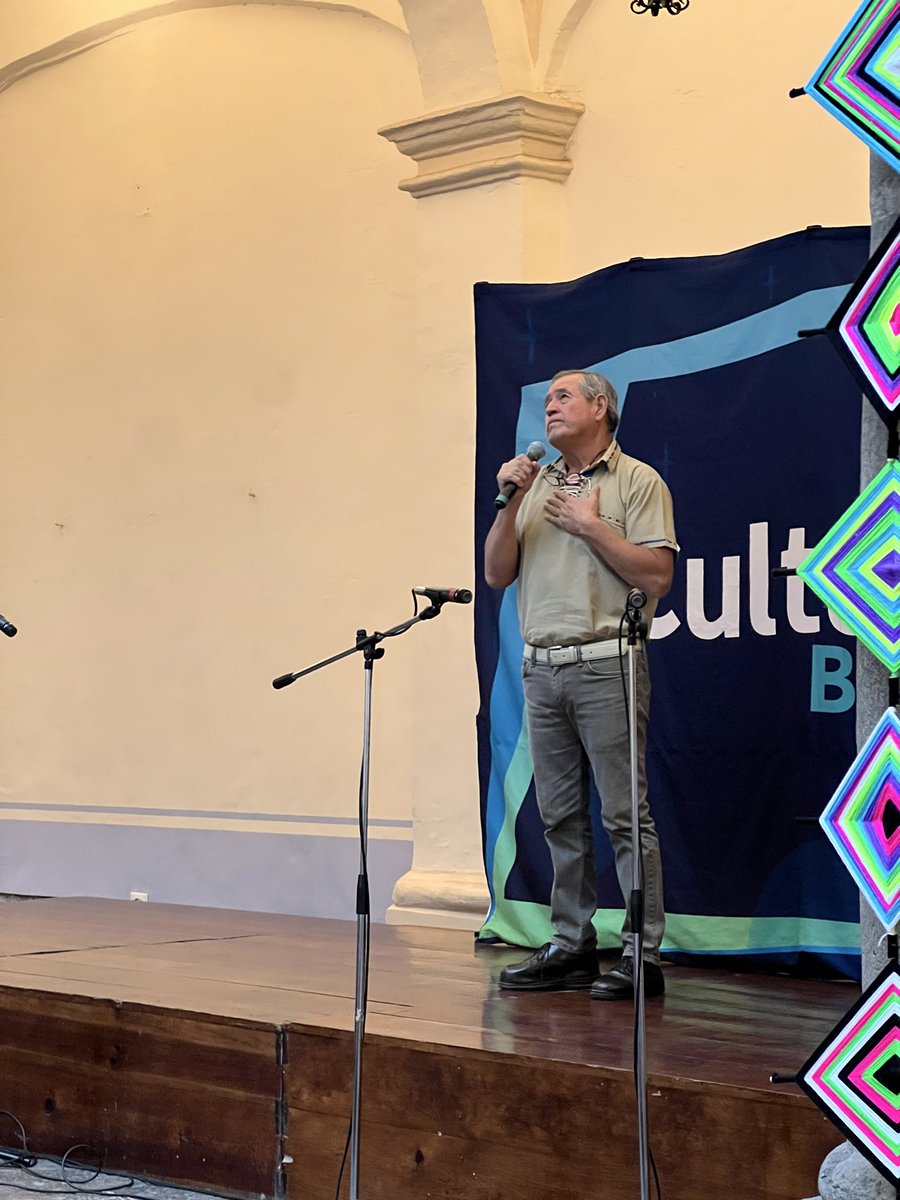 Cultura_BUAP's tweet image. ¡Así despedimos el otoño, gracias a nuestros asistentes y alumnos por su entusiasmo y por llenar nuestro espacio con su talento! 💃🏽🕺🏽🎤🎵
¡Mantente atento de nuestra próxima convocatoria! #CulturaBUAP #TalleresDeMusica #OrgullosamenteBUAP #cierredetalleres