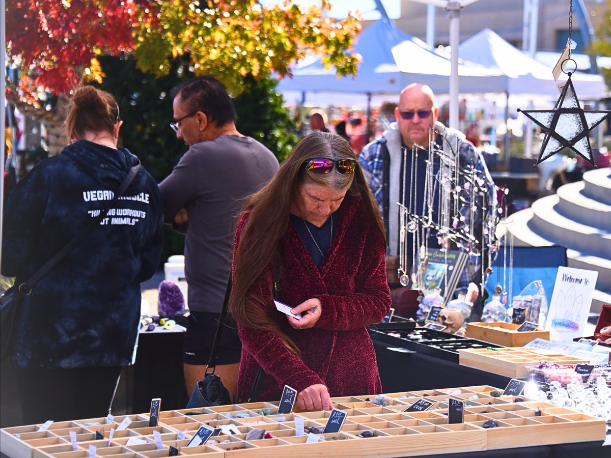 Get ready to Shop Small! 🛍️❤️ Join us on Nov. 29 from 10am-3pm for our annual Shop Small Business Saturday at Water Street Plaza. This highly anticipated event is a great experience for everyone of all ages to enjoy this holiday season! 😊

Learn more: bit.ly/4ffUh3F