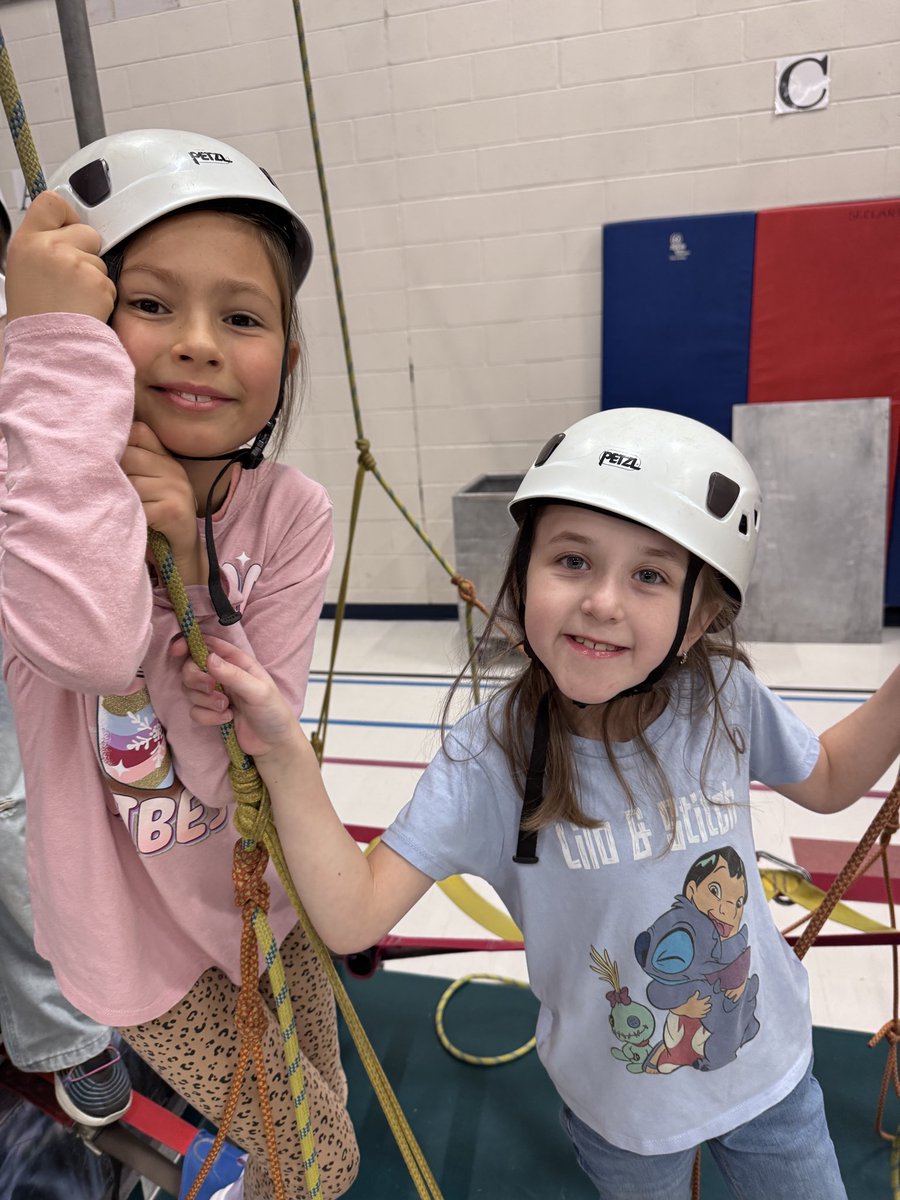 MsBurriOCSB's tweet image. It’s been a busy week in Grade 3! 🤩 We explored the skeletons of 3D shapes and even built our own. We also had a blast with @JungleSport, practicing balance, coordination and patience as we climbed across different bridges. #OcsbMath #OcsbBeCommunity @StClareOCSB