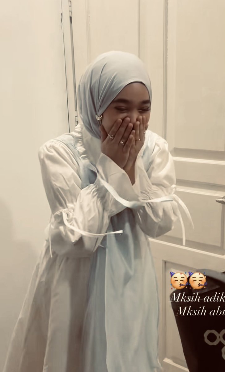 ddelphine_ tweet media