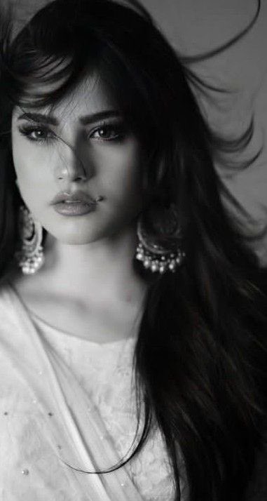 استودعتك ثلاث 
قلبك 
وروحك 
وما اغيب عن بالك!!
#غياب