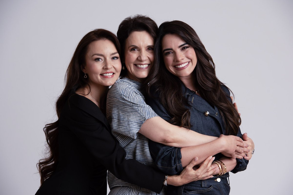 VMFansClub's tweet photo. Doménica Montero

Estreno en Estados Unidos por Univision
8 de diciembre
9PM/8C

Estreno en México por Las Estrellas
19 de enero
9:30PM

¡No se la pierdan!

#DoménicaMontero
#AngeliqueBoyer
#MarcusOrnellas
#ScarletGruber
#BrandonPeniche https://t.co/0rJaPQ2M8K