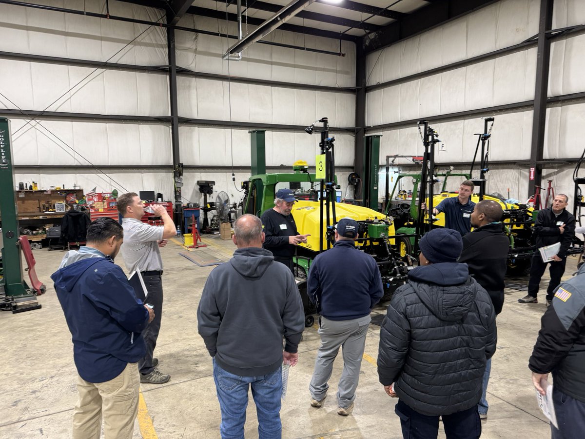FinchTurf's tweet image. 👏🏻 We had an awesome turnout for our New Milford, CT Service Workshop today!!  Thanks to everyone who came and spent the day with us!!! #StaySharp #NeverStopLearning 🛠️

🔥Next up is our 1/14/26 workshop on Long Island! There’s still time to register!