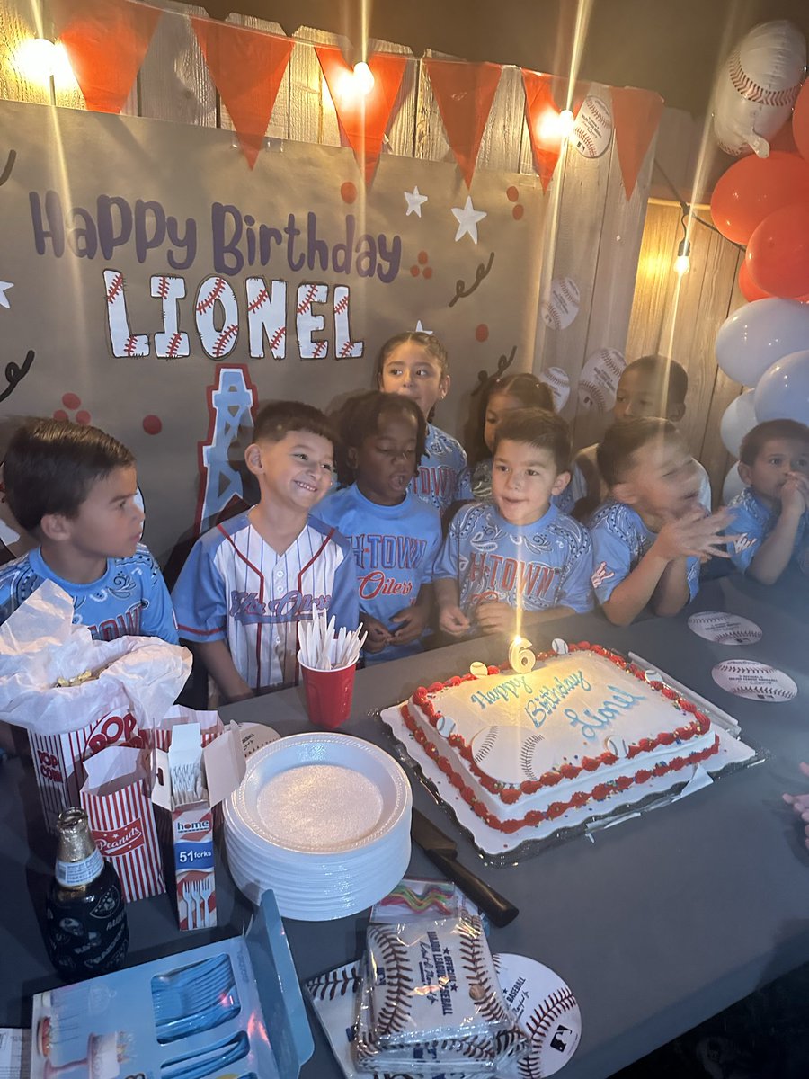 SWISHA56's tweet image. Keep a smile on his face. I must be killing the daddy thing 😎