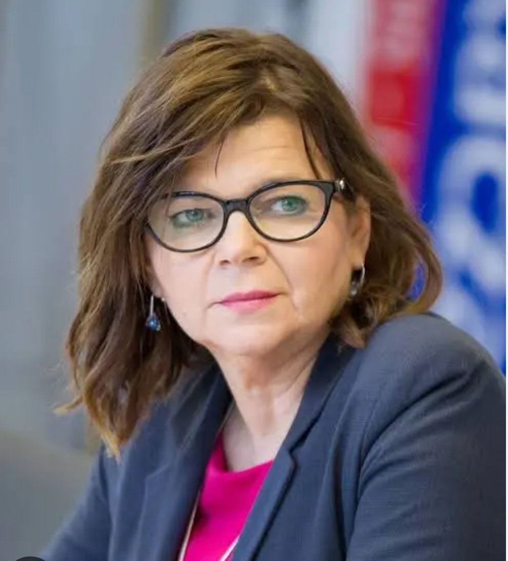 Zosia99363505's tweet image. Jedynie Pani Ministra @Leszczyna odpowiadała nam, tu na X☺️
Reszta, żadnej interakcji, echhh szkoda słów.
Tęsknię za Panią Minister i Pozdrawiam serdecznie🫶