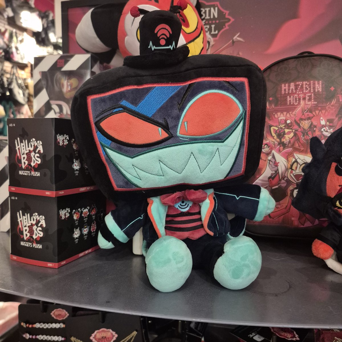 diffidentDennis's tweet image. ouuggh i should have bought him so i could through him against my wall