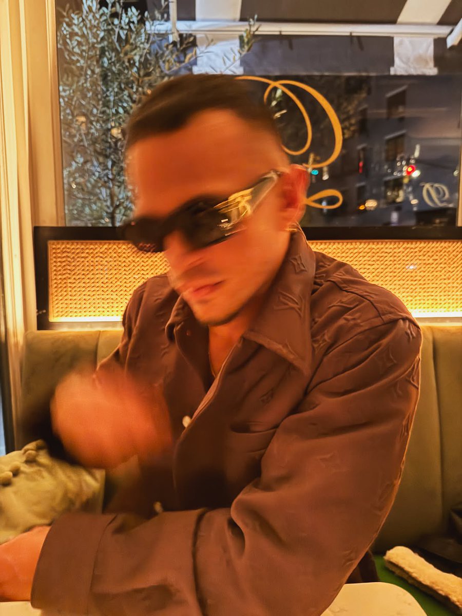 UponTheAbsolute's tweet image. &apos;Cause they know that it&apos;s me they&apos;ve been coming to see.