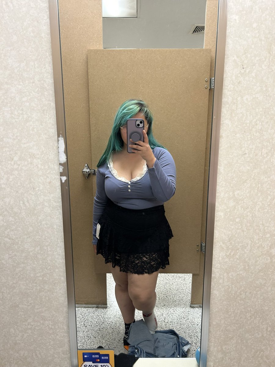 trying to find my style and failing miserably i want to feel cutesy but no clothes fit right or are the wrong shade