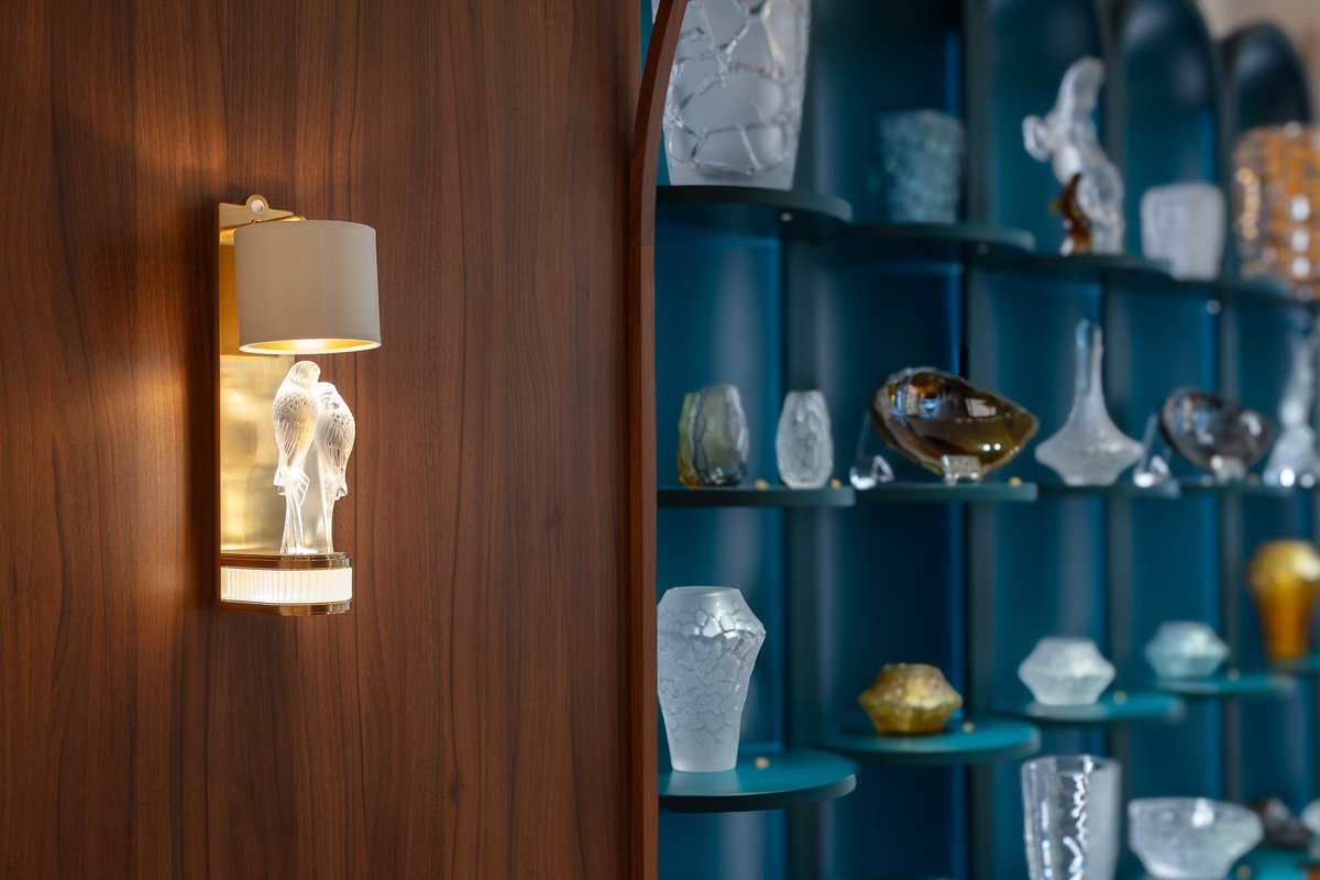cppluxury's tweet image. LALIQUE opens newly renovated flagship store in Paris at Rue Royale (historical boutique)

#Lalique #Paris #RueRoyale #luxury #luxurycrystal #glasswear #crystal #homecollection #luxuryretail @lalique