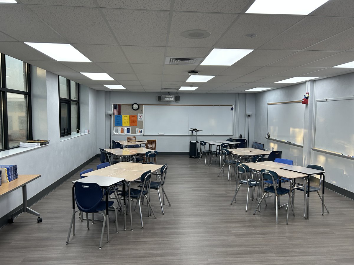 Day 20 #VPHSgratitude with <a href="/vphsleadership/">Valley Park Leadership Program</a> 

I’m thankful for my new learning space I share with ⁦<a href="/TWoodVPHS/">Mr. Wood • VPHS</a>⁩ 

I appreciate the learning opportunities we can provide to our students! 

<a href="/ChaseBottoms4/">Chase Bottoms</a>
#gratitudesnaps