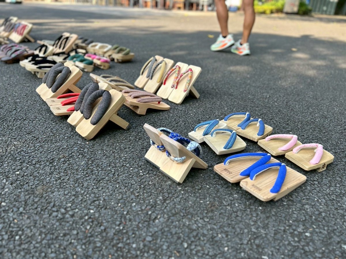 m_takashi_run's tweet image. 下駄トレーニングイベントのスケジュールです🗓️
皆様のご参加お待ちしております🙇‍♂️

11/29(土)
「M高史×JOGLIS　現状打破！下駄トレーニングと皇居ラン」
joglis.jp/other/20251129/

12/28(日)
新宿御苑〈早朝開園〉アクティビティ「M高史 一本歯下駄トレーニング体験教室」
runentry.onetokyo.org/event/schedule……