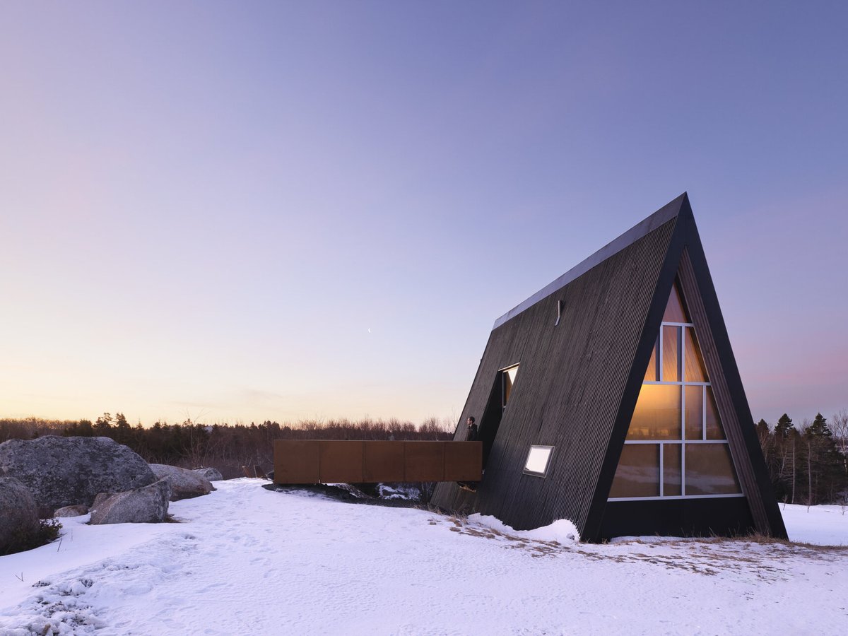 CONTEMPORIST's tweet image. How a Two Week Design-Build Course Became a Coastal Cottage

Explore the project &amp;gt; contemporist.com/how-a-two-week…