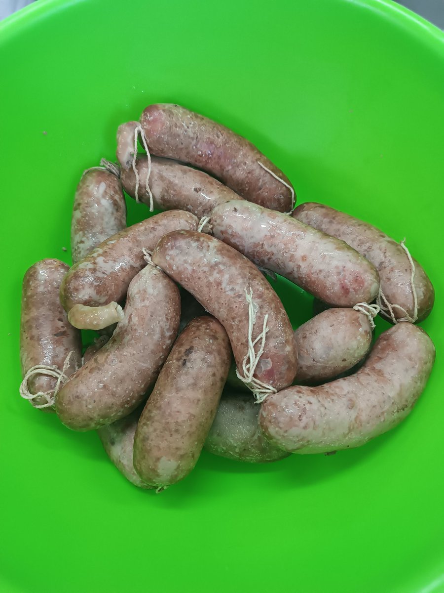 Finalizamos el componente práctico de procesos Cárnicos con elaboración de productos como: Hamburguesas rellenas de queso, salchichón de pollo con verduras, salchichón de carne de res relleno con queso y chorizos. #vidaacádemicaUNAD <a href="/AlimentosUNAD/">Alimentos UNAD</a> <a href="/UNAD_ZCBC/">UNAD Zona Centro Bogotá Cundinamarca</a>