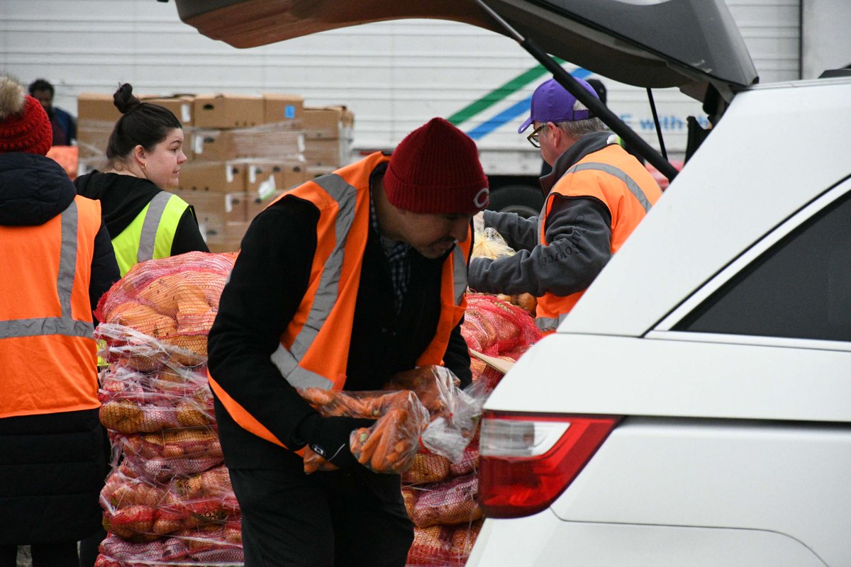 thefoodbankinc's tweet photo. Thank you, Commissioner @MattJoseph42, for attending our mass food distribution in support of our work. https://t.co/FXA554Nzhn