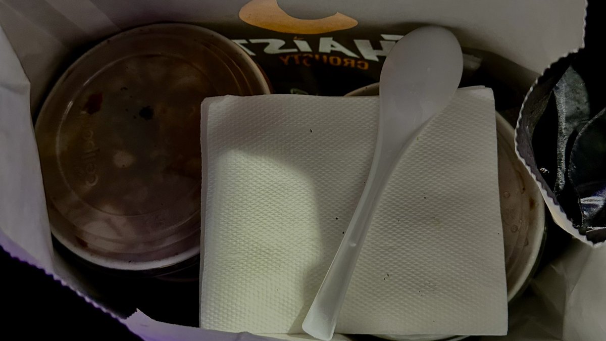 ansamuux's tweet image. La hater est devenue une cliente fidèle 🫣