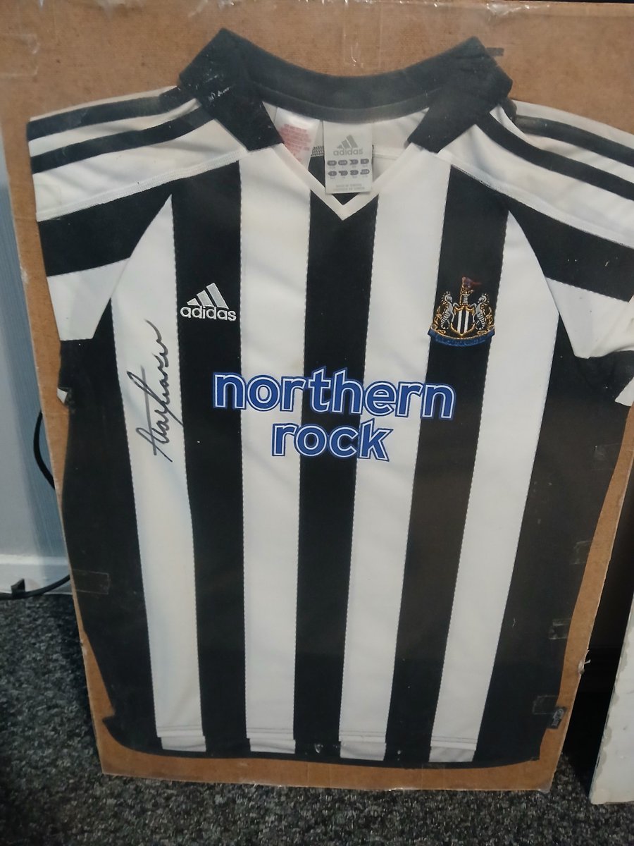 Newcastle United Alan Shearer Signed Shirt and Framed And Cut Out Cards Frame

£53.76 currently

2 bids

Ends Sun 23rd Nov @ 4:29pm

ebay.co.uk/itm/3268676274…

#ad #nufc