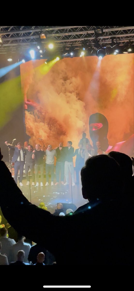 Fy faen, dette overgår VM for Norge for min del. <a href="/jespermathisen/">Jesper Mathisen</a>, enormt er ikke et stort nok ord for denne kvelden.