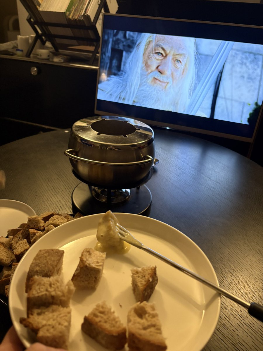 design_thyme's tweet image. Made fondue from scratch 

With a side of LOTR