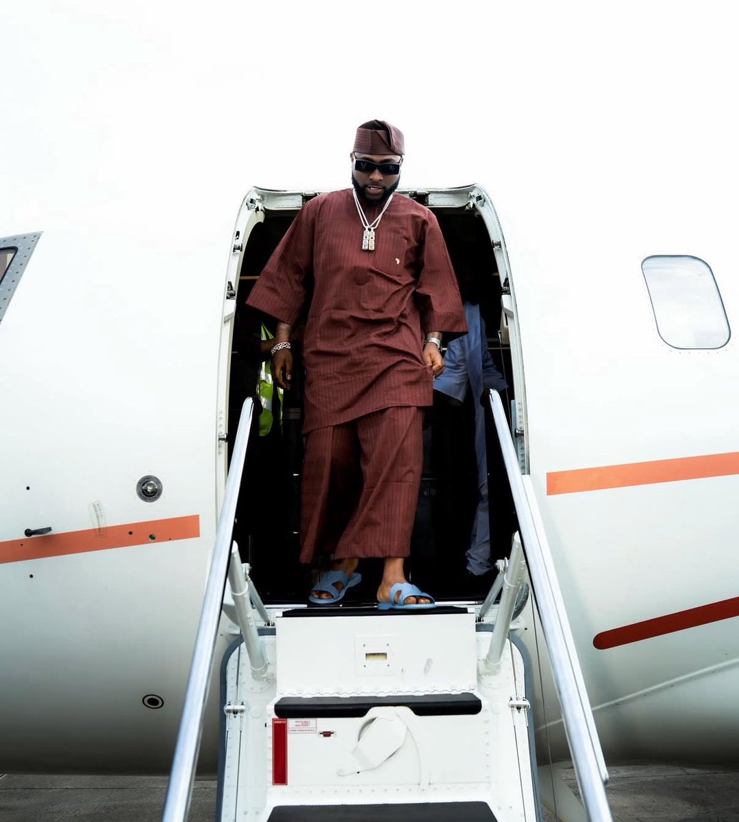 RealChiefPriest's tweet image. To celebrate Davido&apos;s 32nd birthday, i will be sharing N3.2m. Just like this post ❤️ and drop your account number 👇#DavidoAt33