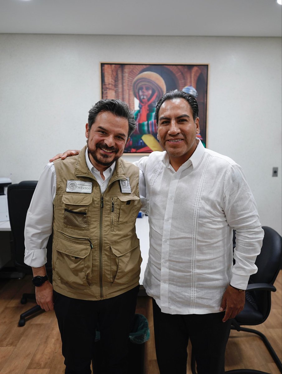 Buenas noches, amigas y amigos. Estoy con un gran y destacado chiapaneco, el director general del IMSS, el maestro Zoé Robledo Aburto <a href="/zoerobledo/">Zoé Robledo</a>, supervisando los últimos detalles para la inauguración del Hospital Regional de Especialidades “14 de Septiembre” del IMSS en Tuxtla