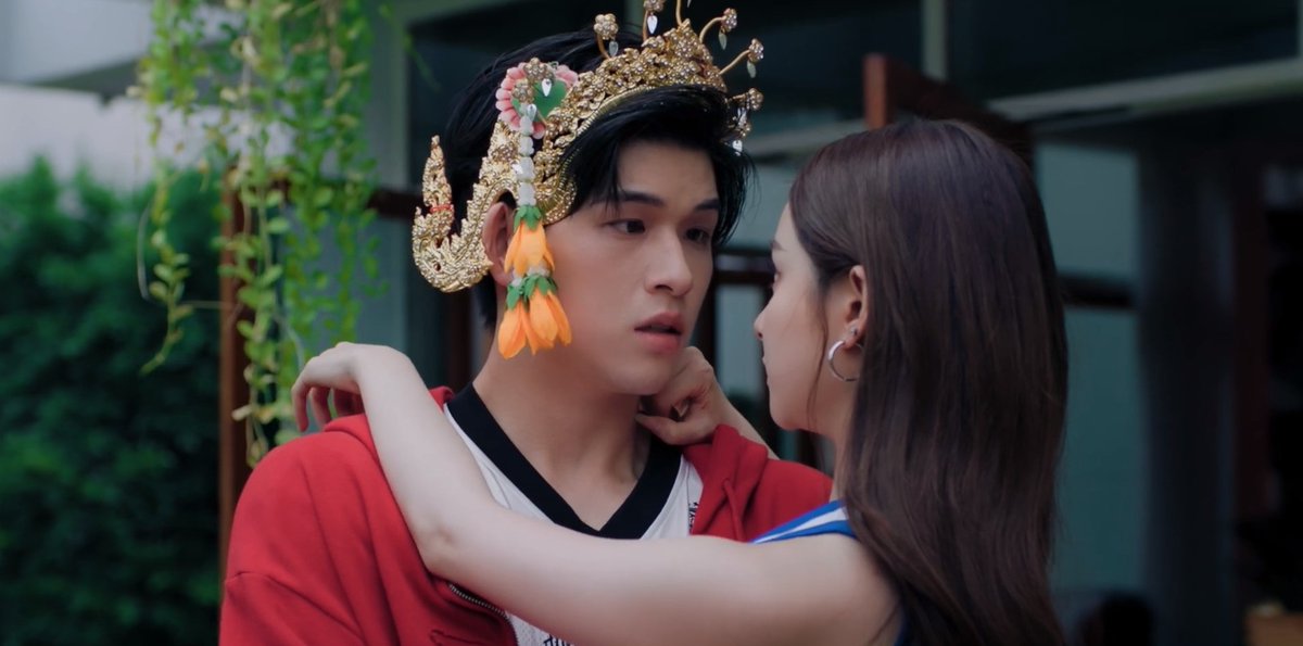otpc_story's tweet photo. “สกาย” ดื้อจนเจอดี “พรีม” อาสาเปิดสังเวียนสอนรำแก้บน! ในซีรีส์ “MuTeLuv ตอน แม่ไม้มวยรำ Fist Foot Fusion”

#skywongraveee #primiily1_
#mmarkpkk #PiployRR
#MuTeLuvFistFootFusion 
#MuTeLuv

อ่านข่าวเพิ่มเติมได้ที่ https://t.co/mKpMnaKAd9 https://t.co/a4EaDpagOz