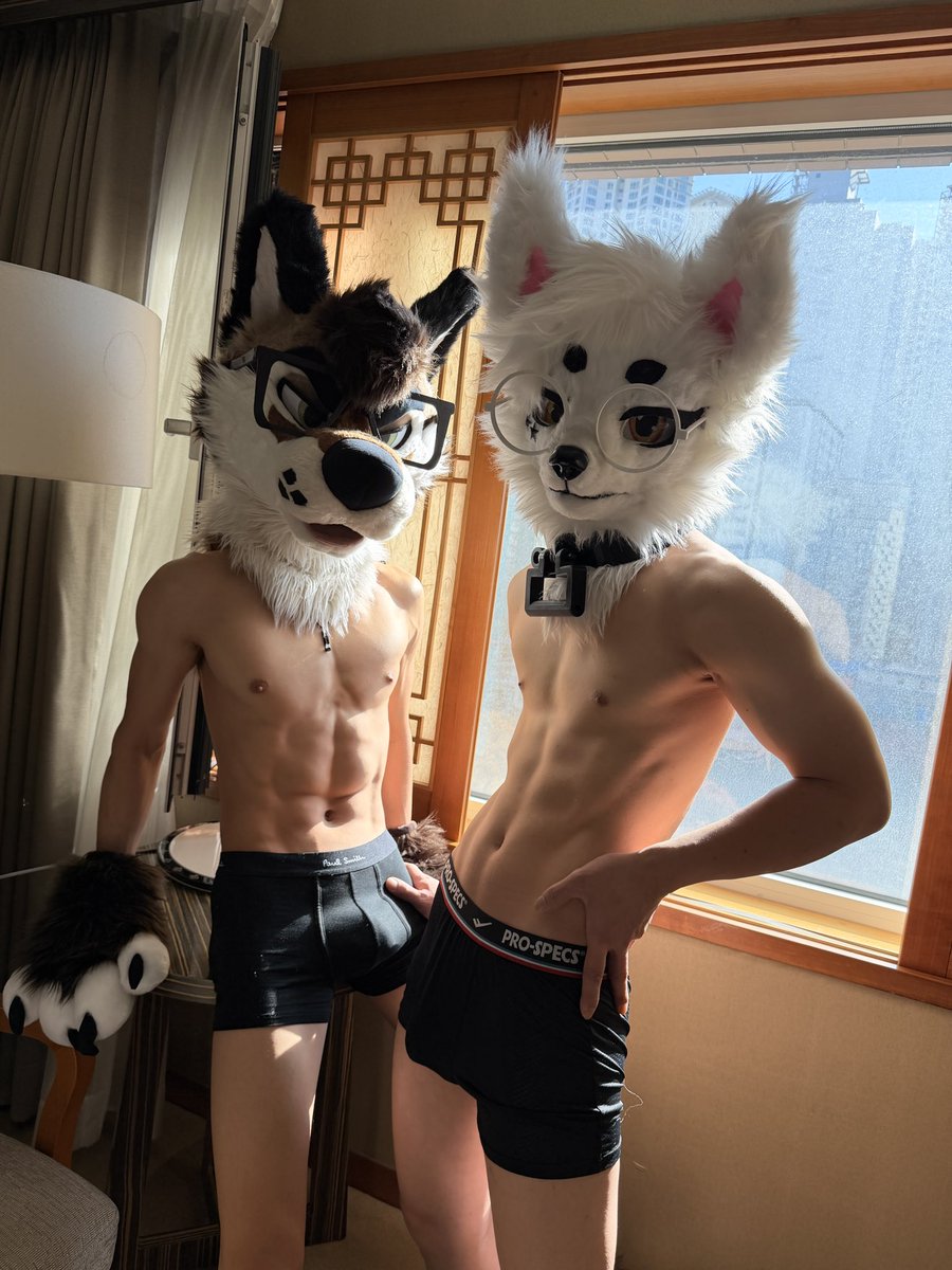 #FursuitFriday

I was happy. I saw beautiful furry. I was excited. My heart was about to stop. It was very kind. It was very sweet and sexy. I got a passion for exercise.
I can't speak English, and even if I can't speak much, I really like you guys.🥹🥰

<a href="/PalaceWolf_/">Palace</a> 
Photo