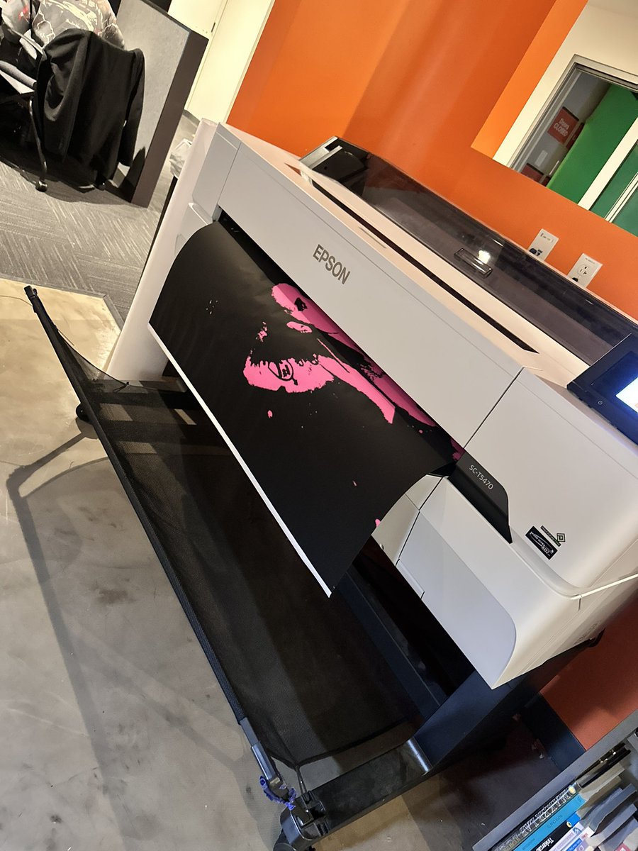 bentevviolet's tweet image. the lirbary is kinda #useful asf