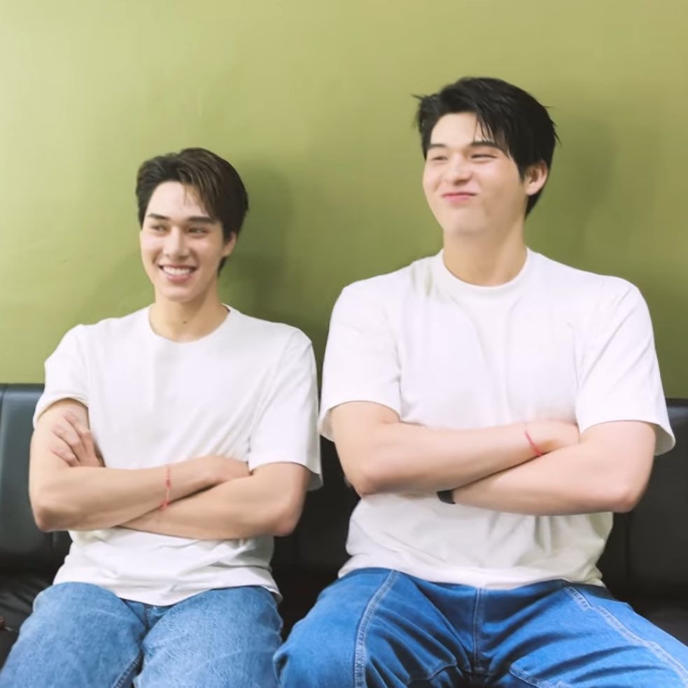 luneauxfraises's tweet image. “I heard they&apos;re                          “I know, 
shipping us!”                                I started it”