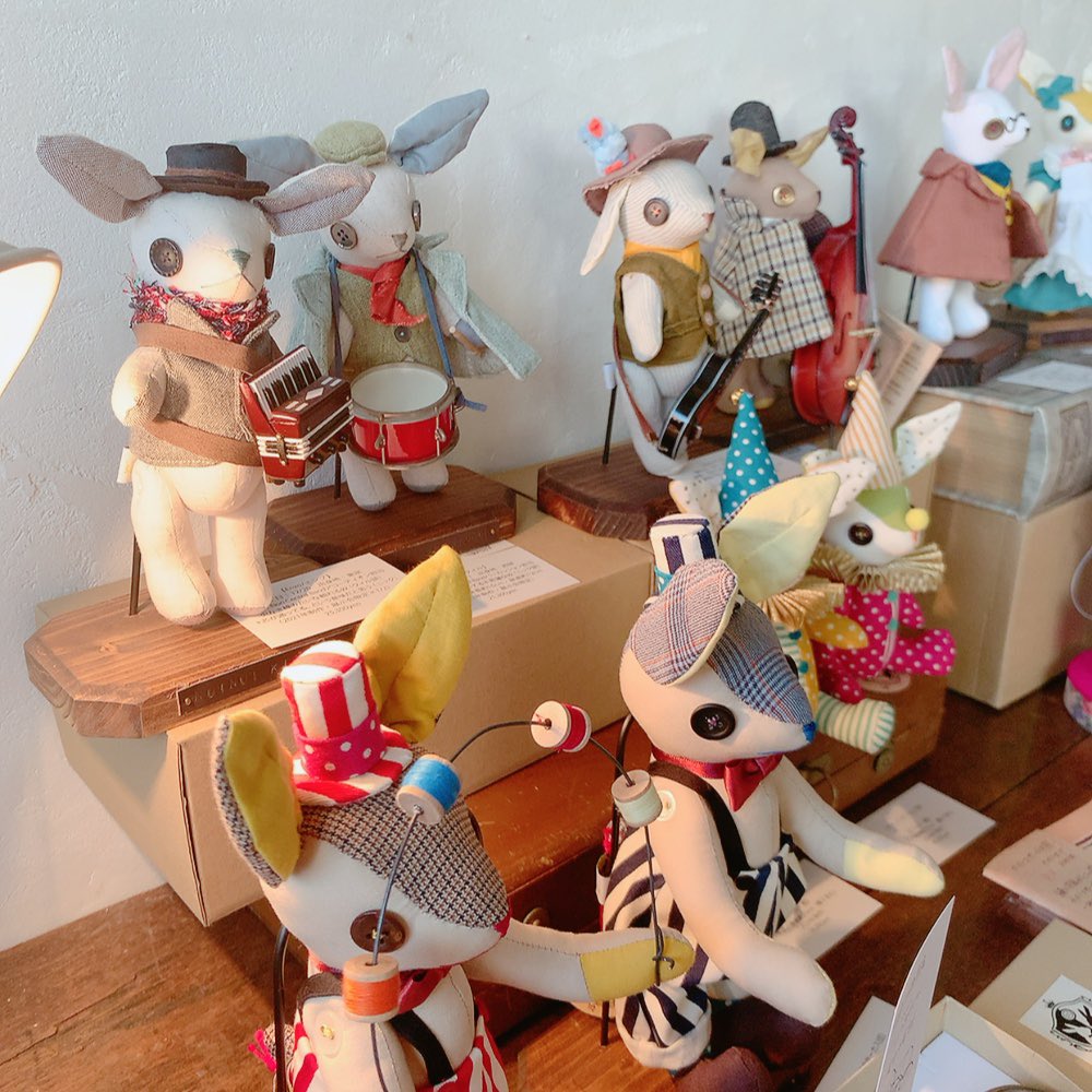 arca_zakka_shop's tweet photo. 本日もナカノカナさん個展開催中です。

オンラインショップは以下よりご覧ください。

https://t.co/CieYkqohtn

本日オープン時間が20分ほど遅れます！
申し訳ありません🙇‍♀️🙏 https://t.co/PIFrNqyYy7