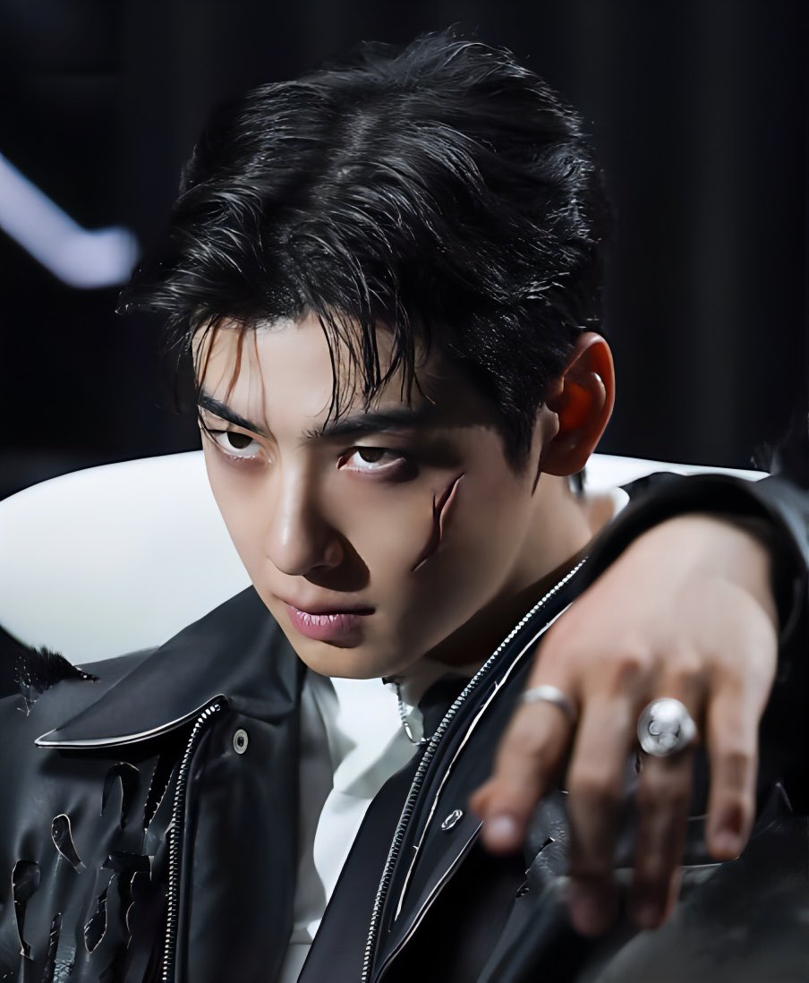 eunwoo_minwoo's tweet image. ウヌの大事な顔にぃぃぃ😱⚡️