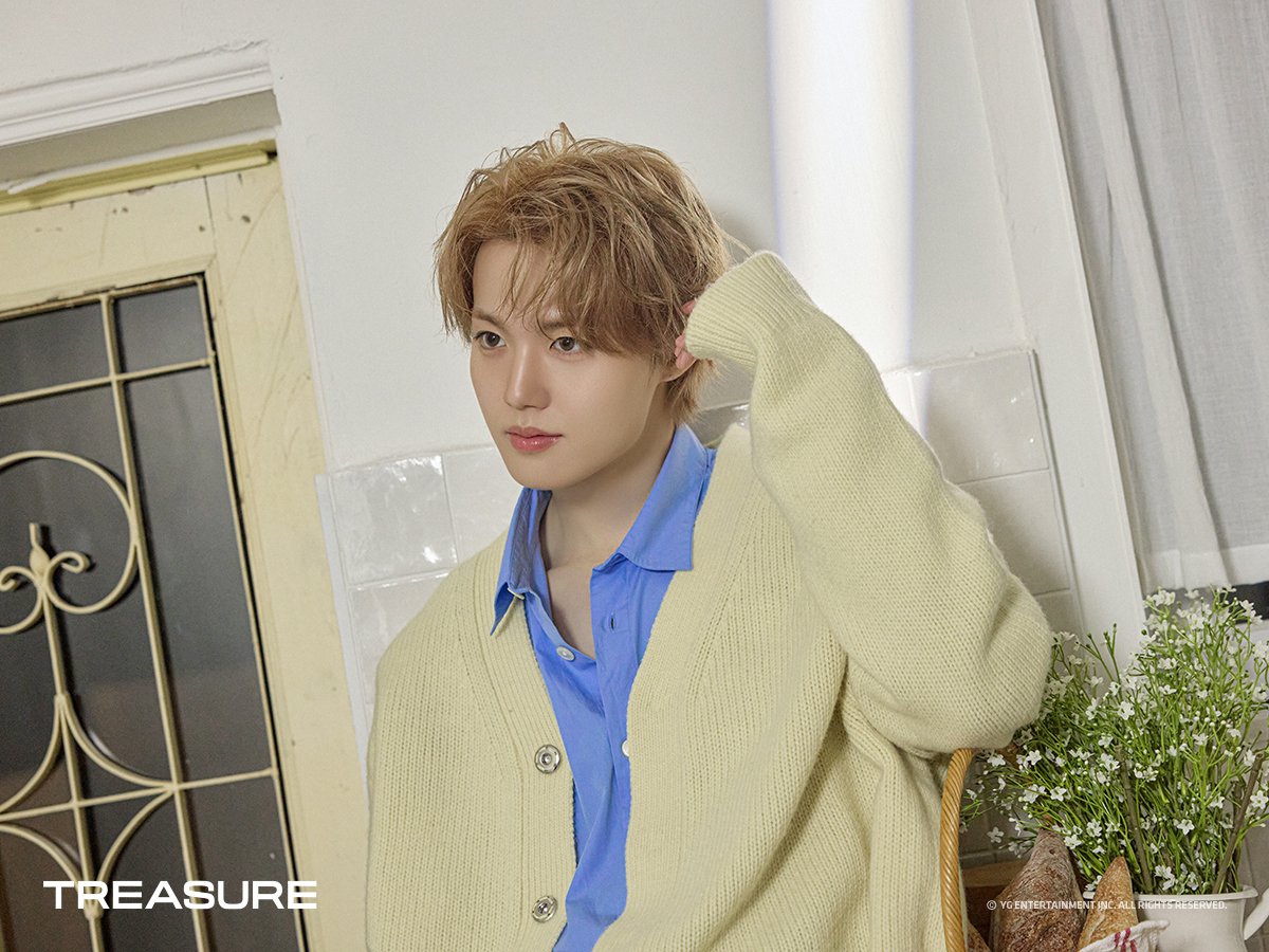 doyounggpcs's tweet image. kim doyoung season’s greetings 2026 🤍