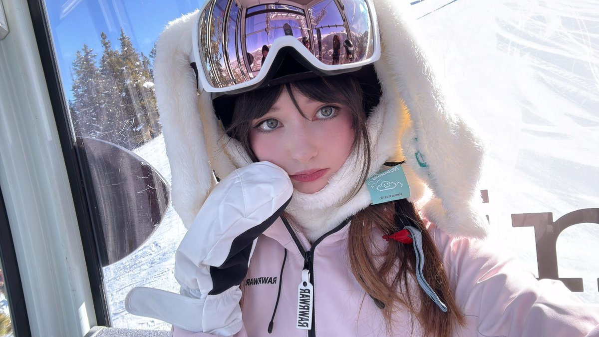 smeepsx's tweet image. snowboarding smeeps?